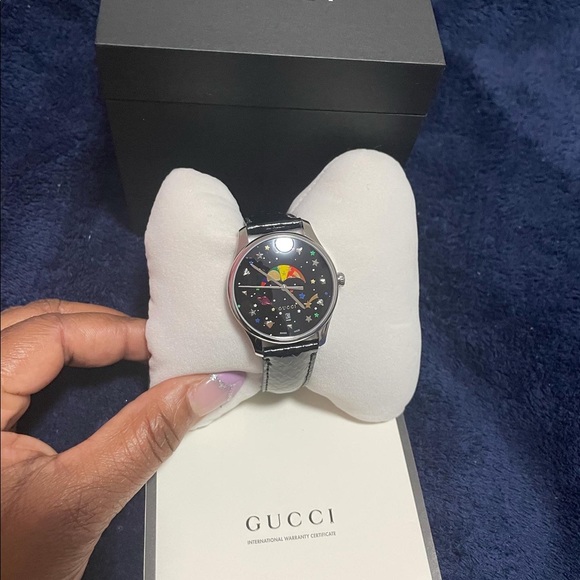 Gucci Accessories - Woman Gucci watch !!
